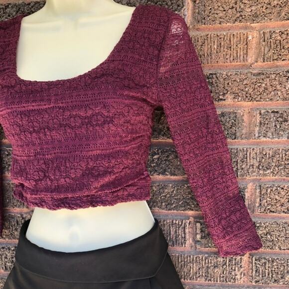 Urban Outfitters Pins & Needles Romantic Plum Lace Crop Top Medium - Picture 4 of 5